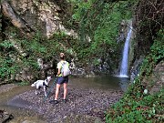 18 Valle di Carubbo, inizia un susseguirsi di cascate e di pozze-marmitte